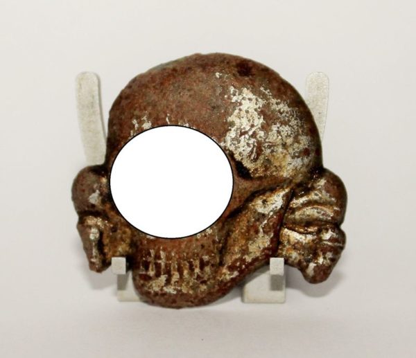 Totenkopf für die Schirmmütze der SS - Zink