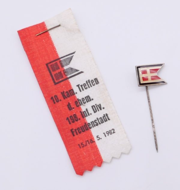 Traditionsnadel des Inf. RGT. 198 Freudenstadt - Mit Fähnchen des Kameradschaftstreffen