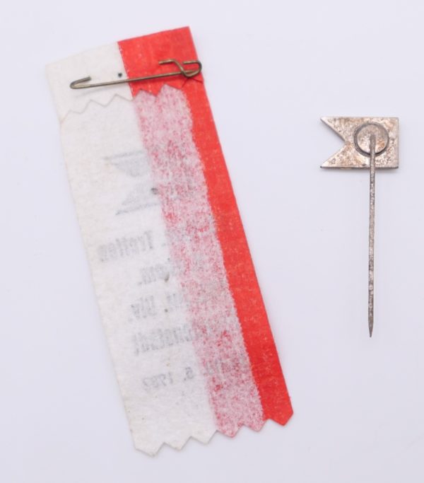 Traditionsnadel des Inf. RGT. 198 Freudenstadt - Mit Fähnchen des Kameradschaftstreffen – Bild 2