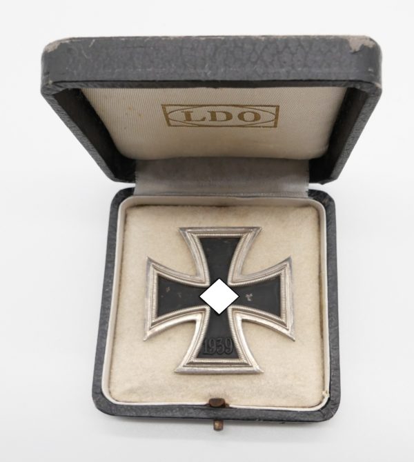 Eisernes Kreuz 1. Klasse - Hersteller L/11 - Wilhelm Deumer, Lüdenscheid im LDO Etui