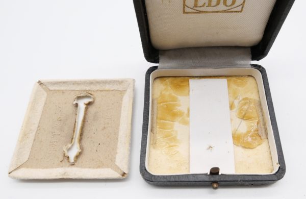 Eisernes Kreuz 1. Klasse - Hersteller L/11 - Wilhelm Deumer, Lüdenscheid im LDO Etui – Bild 7