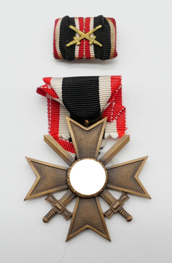 Kriegsverdienstkreuz 2. Klasse mit Schwerter und der Feldspange - KVK