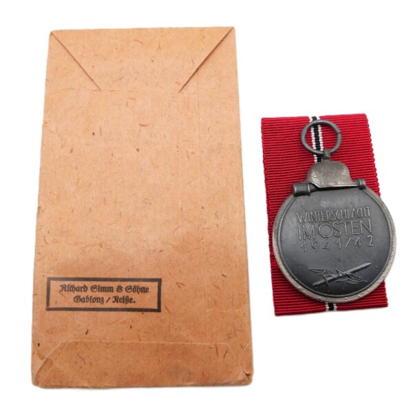 Medaille Winterschlacht im Osten 1941/42 - Hersteller 93 (Richard Simm & Söhne, Gablonz) - Mit Verleihungstüte - WIO – Bild 2