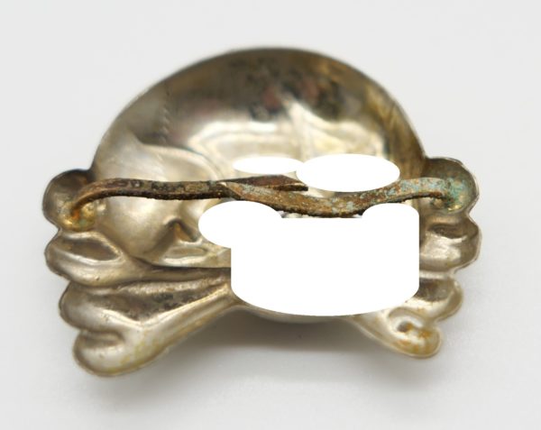 Totenkopf für die Schirmmütze der SS - Frühe, vernickelte Ausführung – Bild 2