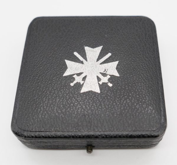 Kriegsverdienstkreuz 1. Klasse mit Schwerter im Etui - Hersteller 62 (Kerbach & Oesterhelt, Dresden) – Bild 8
