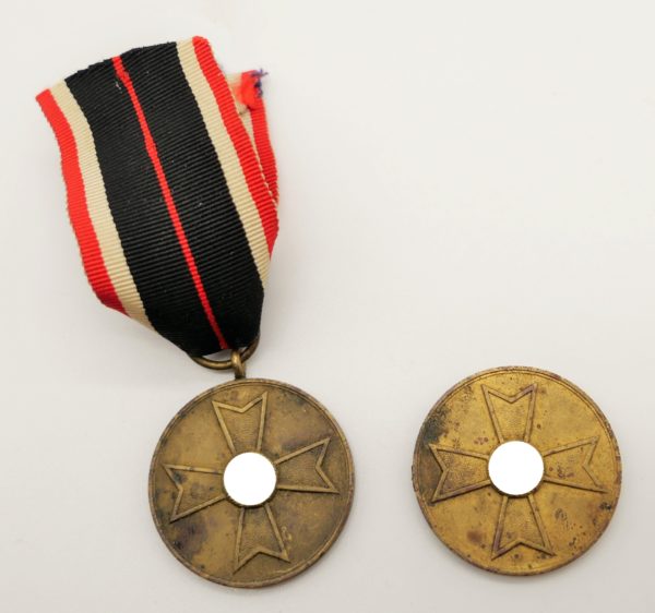 2 x Medaille für Kriegsverdienst - Kriegsverdienstmedaille - Verleihungstüte – Bild 2