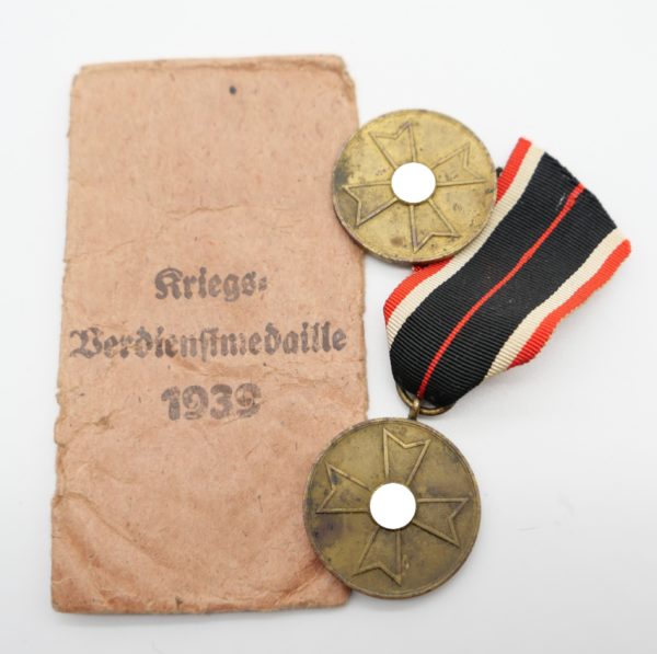 2 x Medaille für Kriegsverdienst - Kriegsverdienstmedaille - Verleihungstüte