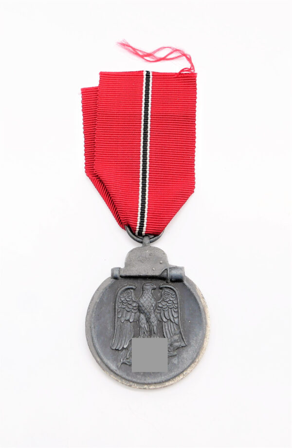 Medaille Winterschlacht im Osten 1941/42 - Variante oder Fehlpunze - WIO – Bild 2
