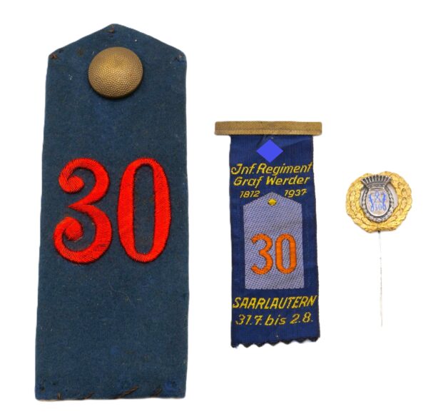 Schulterklappe, Fähnchen und Regimentsnadel des 30 Infanterie Regiment - Graf Werder