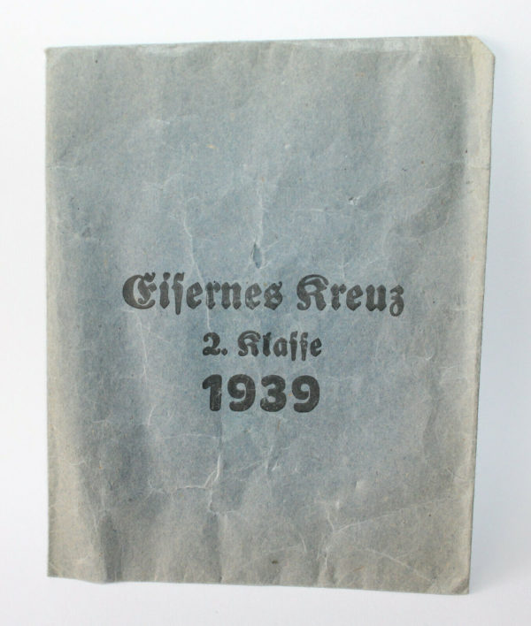 Verleihungstüte zum Eisernen Kreuz 2. Klasse - Hersteller Ernst L. Müller, Pforzheim