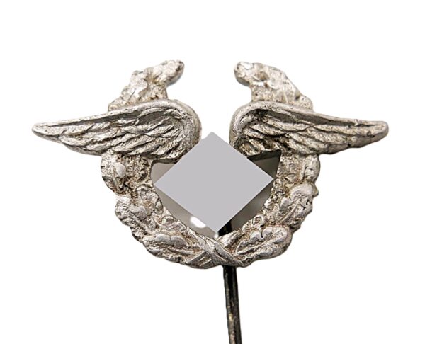 Mitgliedsabzeichen für Angestellte und Arbeiter der deutschen Wehrmacht Luftwaffe - Hersteller CEJ (C.E. Juncker, Berlin)
