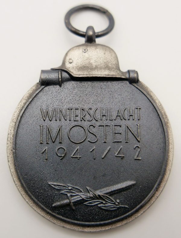 Medaille Winterschlacht im Osten - Hersteller 110 (Otto Zappe, Gablonz) mit Verleihungstüte – Bild 4