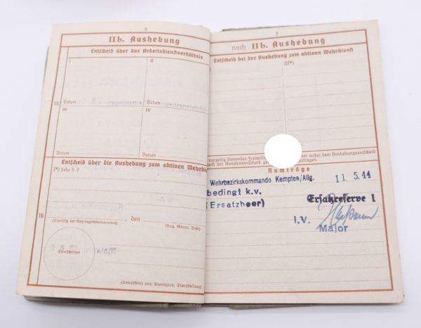Wehrpass, Arbeitsbuch und DAF Mitgliedsbuch eines Mannes – Bild 5