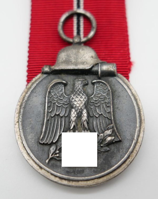 Medaille Winterschlacht im Osten 1941/42 - Hersteller L/15 (Otto Schickle, Pforzheim)