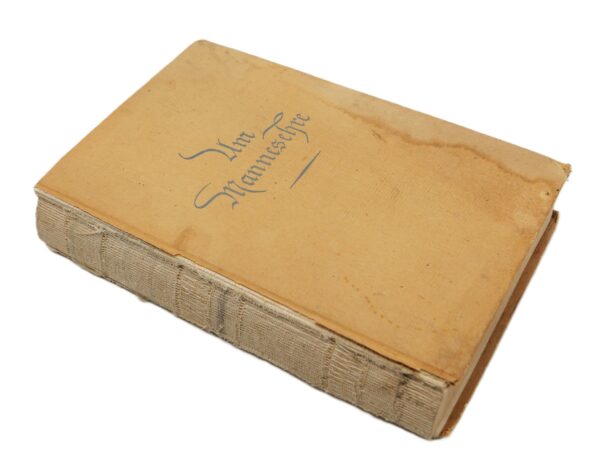 Buch - Um Mannesehre - Mit Widmung des Battr. Führer der 3. Battr. I./141(mot) - Flakkampfabzeichen - FKA – Bild 3