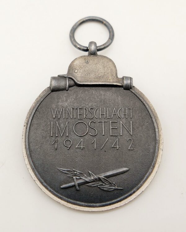 Medaille Winterschlacht im Osten 1941/42 - Hersteller 6 (Fritz Zimmermann, Stuttgart) – Bild 3