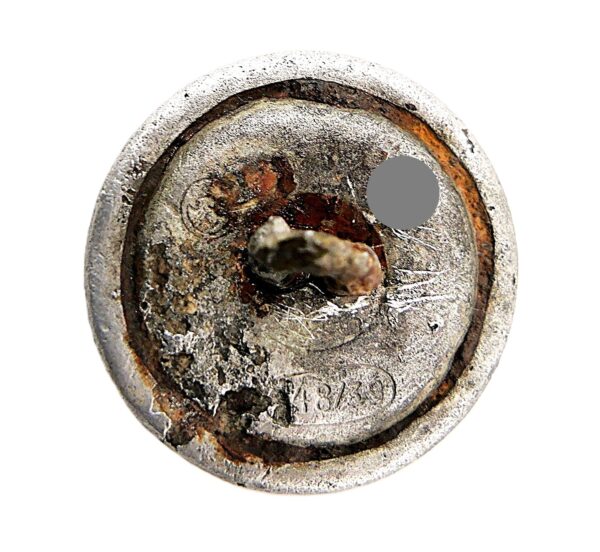 Frackknopf der SS – 148/39 - Durchmesser 20 mm - Bodenfund – Knopf für den Frack – Bild 2