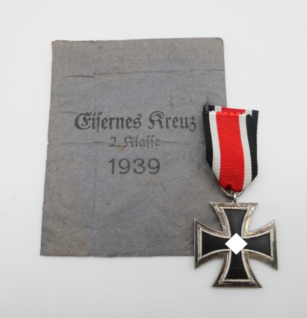 Eisernes Kreuz 2. Klasse 1939 - Hersteller 100 (Wächtler & Lange, Mittweida) mit Verleihungstüte