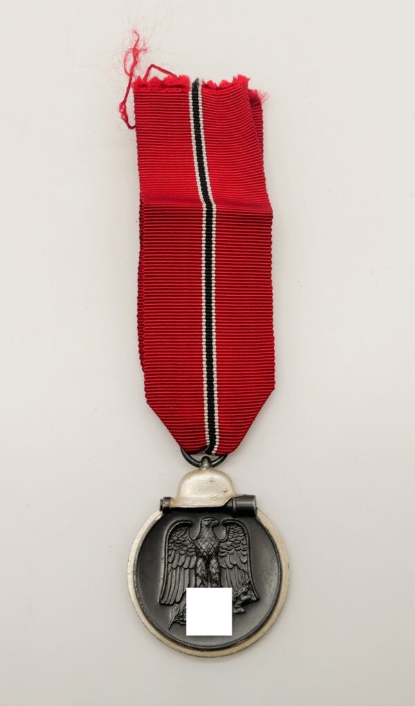 Medaille Winterschlacht im Osten 1941/42 - Hersteller 88 (Werner Redo, Saarlautern) – Bild 2