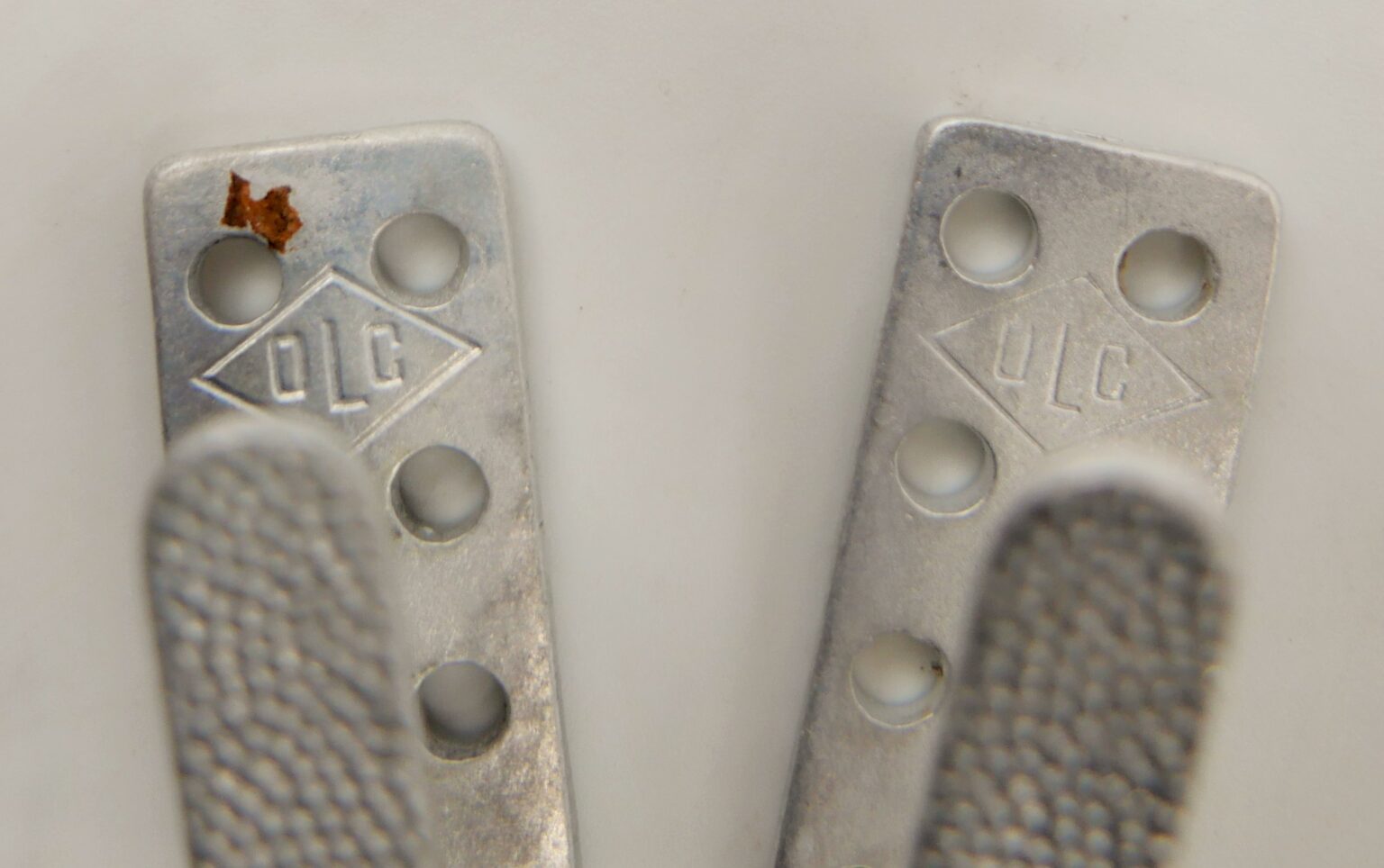 2 SS Koppeltragehaken – Koppelhaken – Haken für die Uniform - Militärkultur