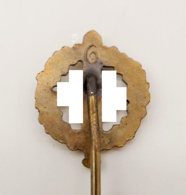 16 mm Miniatur zum SA Sportabzeichen Bronze – Hersteller 6 (Fritz Zimmermann, Stuttgart) – Bild 3