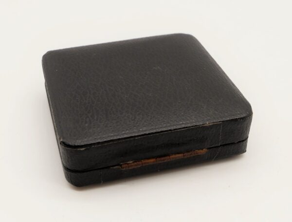 LDO Verleihungsetui zum Eisernen Kreuz 1. Klasse – Hersteller L/11 (Wilhelm Deumer, Lüdenscheid) - Etui – Bild 2