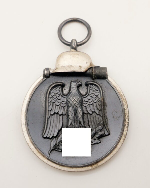 Medaille Winterschlacht im Osten – Hersteller 110 (Otto Zappe, Gablonz) - Mit Verleihungstüte – Bild 2