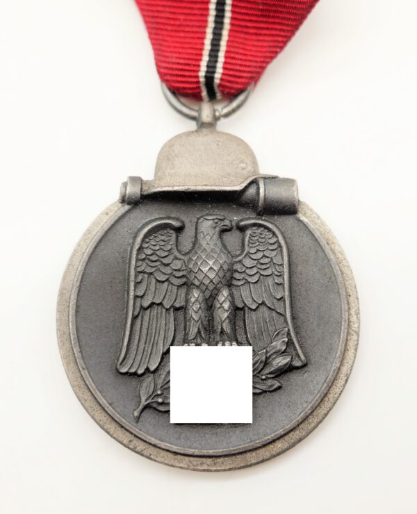 Medaille Winterschlacht im Osten 1941/42 – Hersteller 11 (Grossmann & Co., Wien)