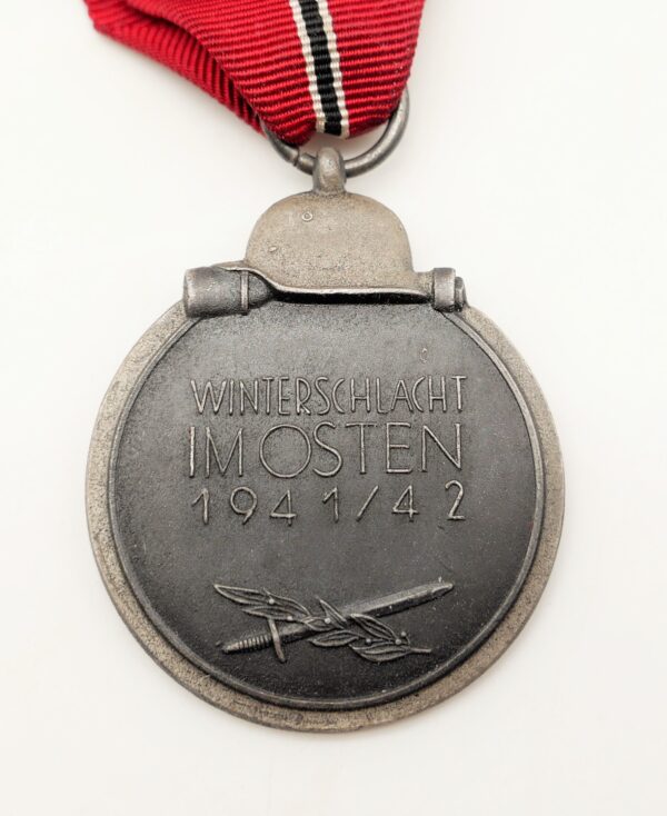 Medaille Winterschlacht im Osten 1941/42 – Hersteller 11 (Grossmann & Co., Wien) – Bild 3