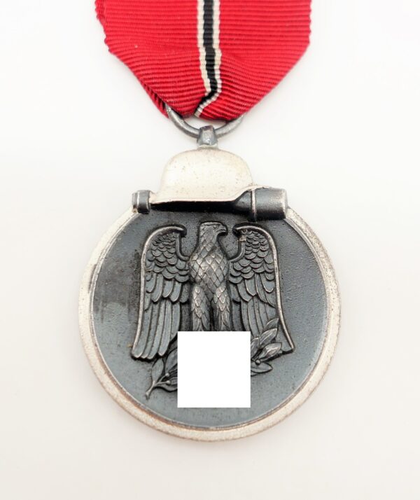 Medaille Winterschlacht im Osten 1941/42 – Hersteller 13 (Gustav Brehmer, Markneukirchen)