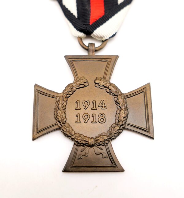 Ehrenkreuz für Kriegsteilnehmer mit der Verleihungstüte - Hersteller C. P. – Bild 2