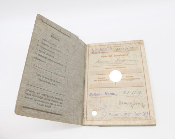 Wehrpass eines Mannes aus Lüneburg – Bild 2