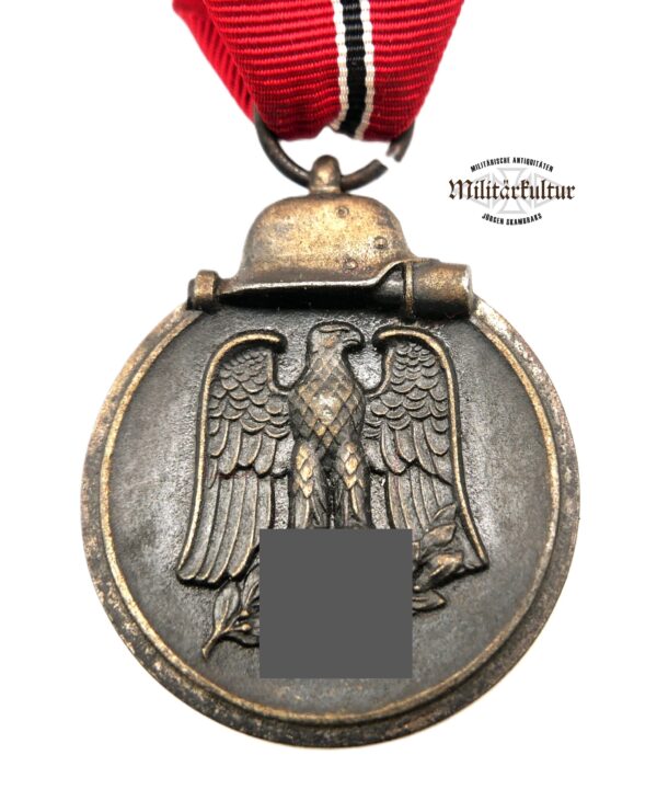 Medaille Winterschlacht im Osten 1941/42 – Hersteller 25 (Arbeitsgemeinschaft der Graveur-, Gold- und Silberschmiedeinnungen, Hanau am Main) - WIO