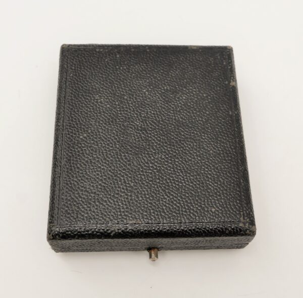 Feuerwehr-Ehrenzeichen 2. Klasse im Etui - Hersteller Glaser & Sohn, Dresden – Bild 5