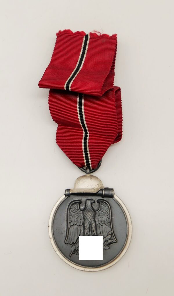 Medaille Winterschlacht im Osten 1941/42 – Hersteller 71 (Rudolf Leukert, Gablonz) – Bild 2