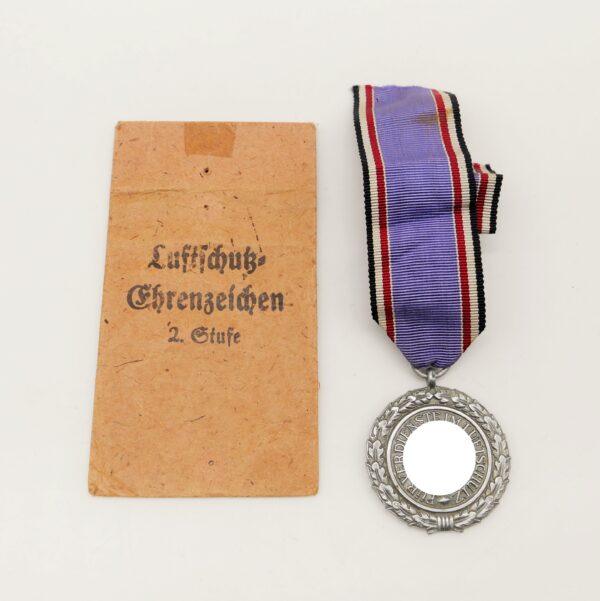 Luftschutz-Ehrenzeichen 2. Klasse 1938 mit Verleihungstüte - Hersteller 10 (Foerster & Barth, Pforzheim)