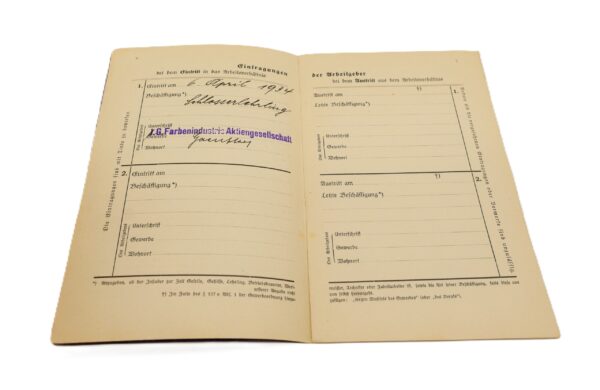 Militärpass und Arbeitsbuch 1. Weltkrieg - Wehrpass aus dem 2. Weltkrieg - Diverse Papiere eines Mannes - Landsturm – Bild 2
