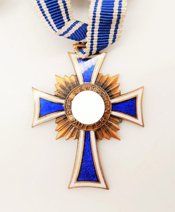 Mutterkreuz Bronze am Band