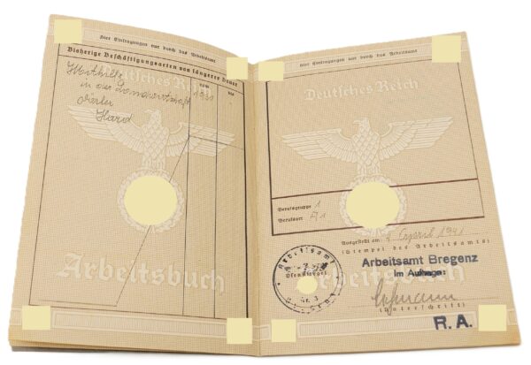 Urkunde zum Kriegsverdienstkreuz 2.Klasse und ein Arbeitsbuch - Ausgestellt auf eine Frau – Bild 6