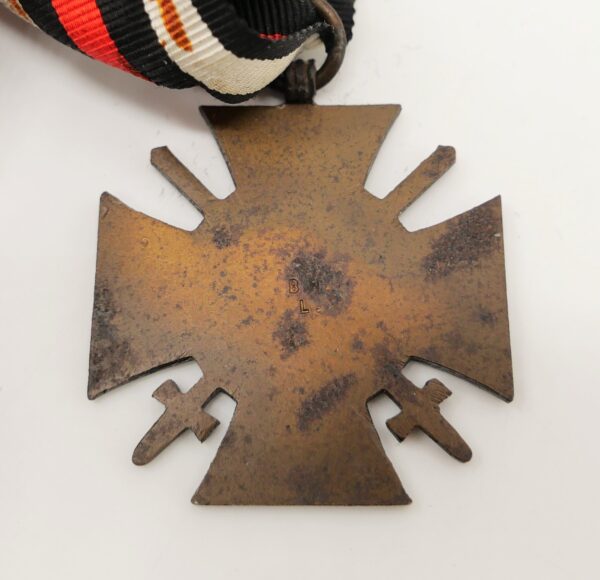 Ehrenkreuz für Frontkämpfer – Hersteller B.H.L. (Berg & Nolte, Lüdenscheid) – Bild 3