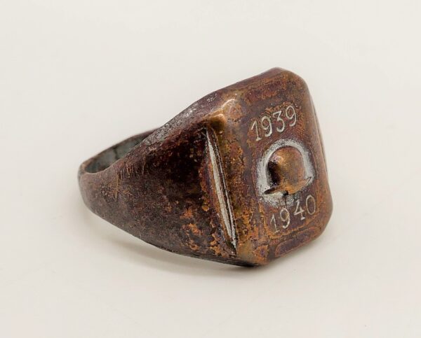 Ring mit Stahlhelm - 1939-1940
