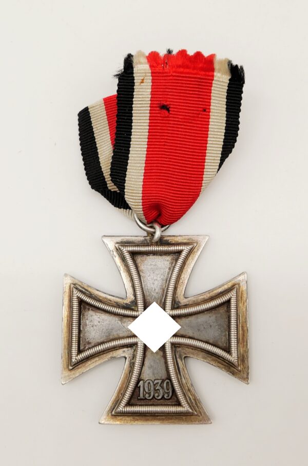 Eisernes Kreuz 2. Klasse 1939 – Variante des Hersteller 24 mit kleiner Punze in der Öse - EK – Bild 2