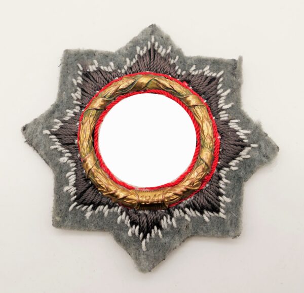 Deutsches Kreuz in Gold in der Stoffausführung – Auf feldgrauer Tuchunterlage – Wehrmacht - Heer