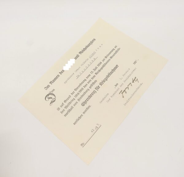 Urkunde zum Ehrenkreuz für Frontkämpfer eines Apothekers