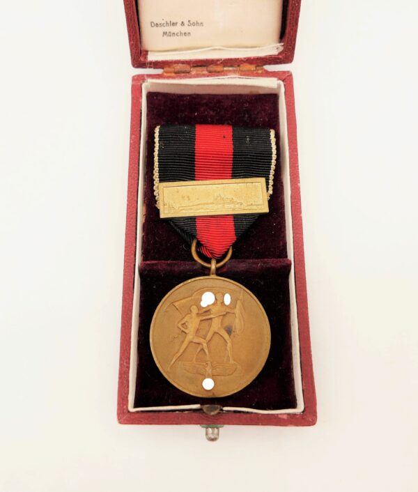 Medaille zur Erinnerung an den 1. Oktober 1938 mit der Auflage Prager Burg - Im Etui – Bild 2