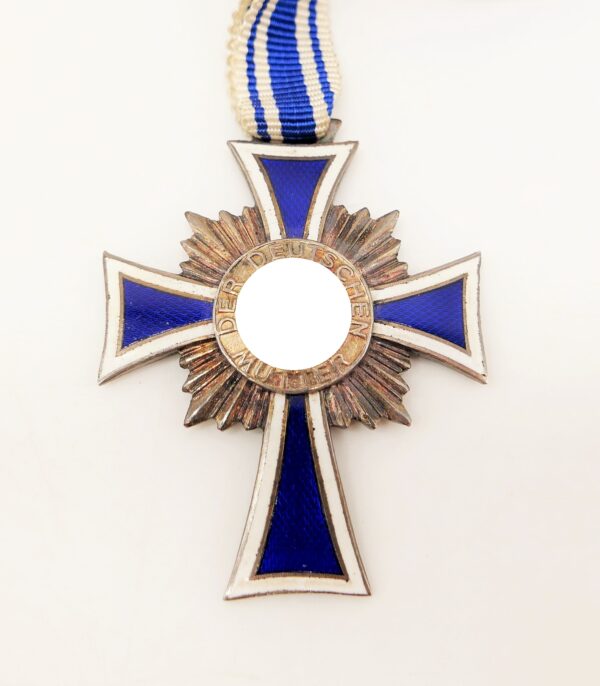 Mutterkreuz Silber (2. Stufe) am Band