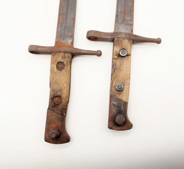 Italien – 2 x Bajonett Modell 1891 mit Stahlscheide - Dachbodenfund – Bild 3