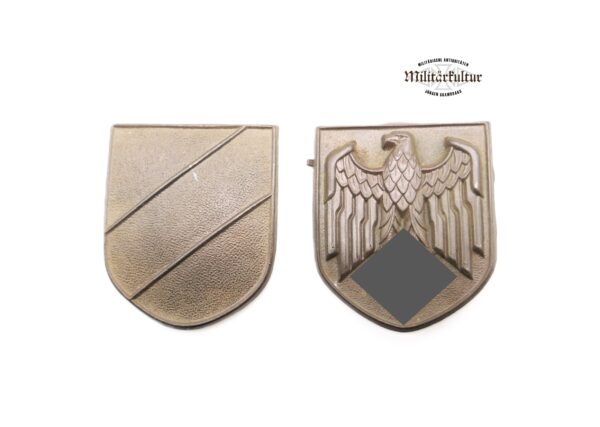 Embleme für den Tropenhelm des Afrika Korps (DAK) - Hersteller S & S und G.B.41 - Emblem