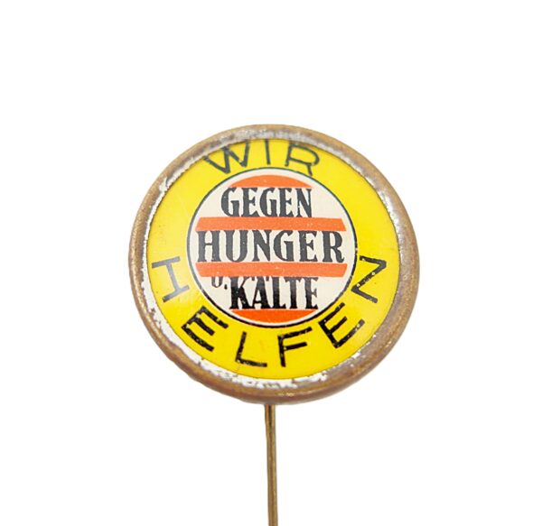 Abzeichen WHW (Winterhilfswerk) - Wir helfen gegen Hunger und Kälte - Hersteller Paulmann & Crone, Lüdenscheid