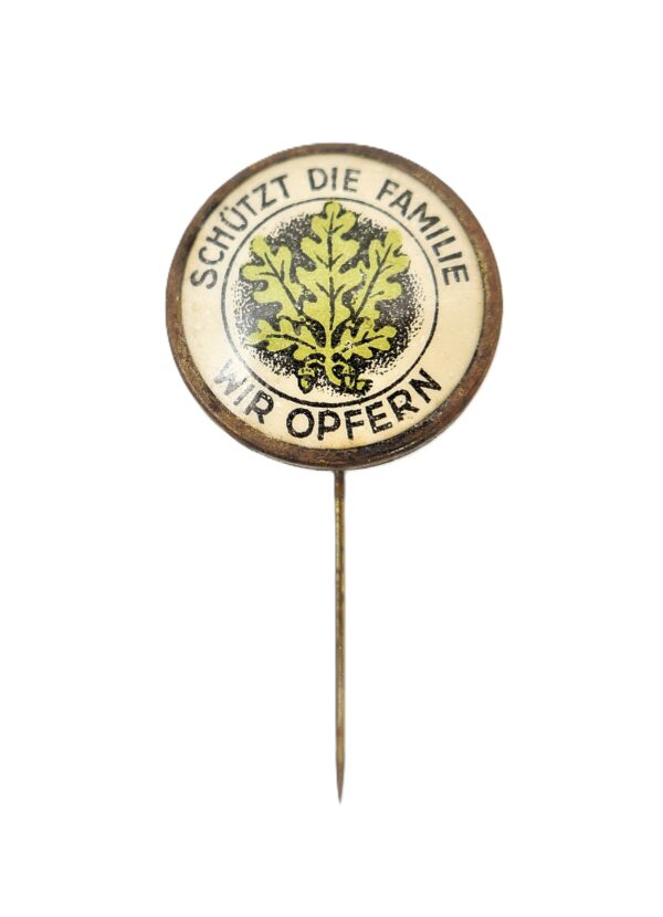 Abzeichen WHW (Winterhilfswerk) - Schützt die Familie - Wir Opfern - Hersteller Paulmann & Crone, Lüdenscheid – Bild 2